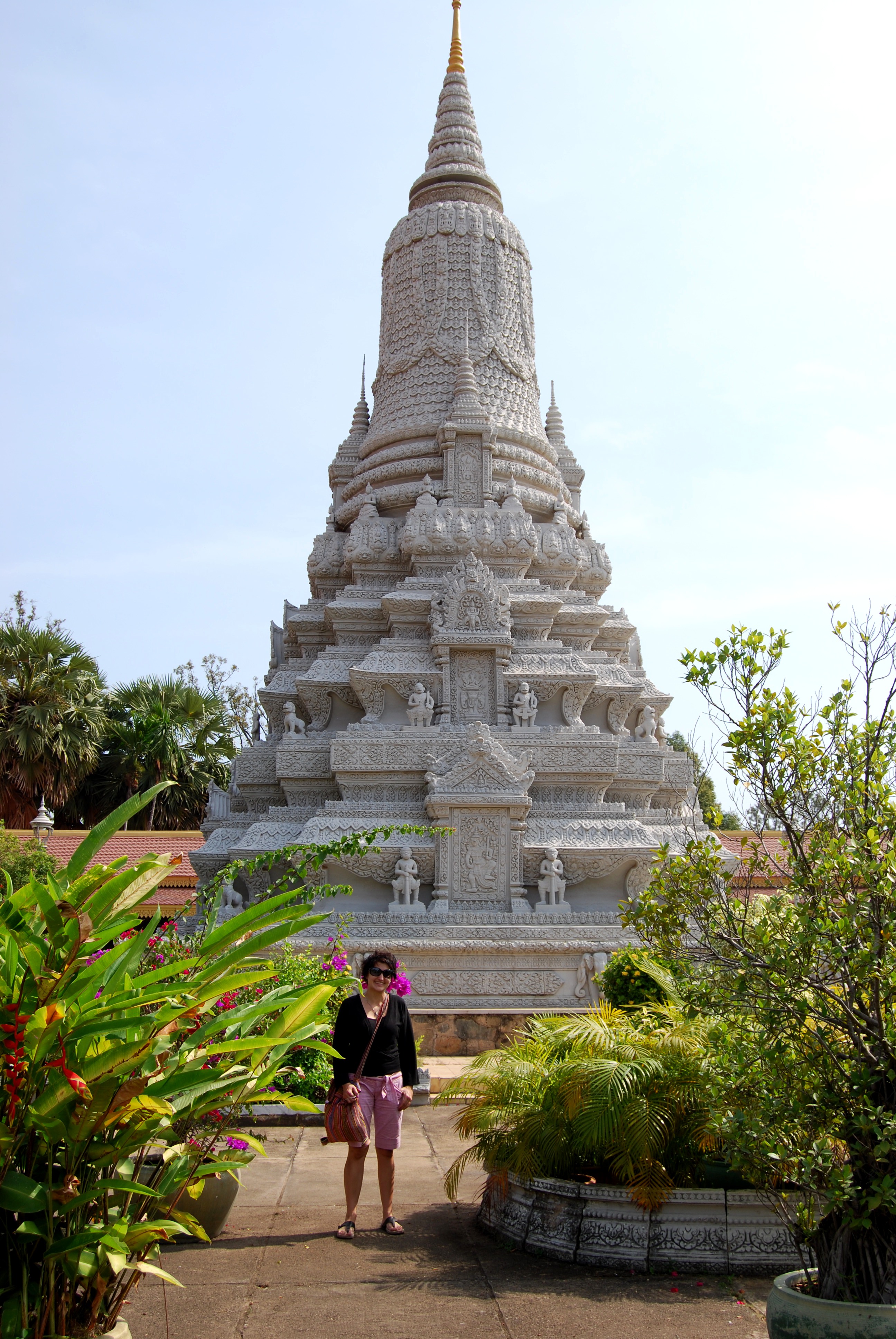 Phnom Pehn, city of Genocide, Temples and Palaces.