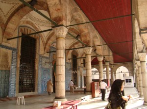 Istanbul's tranquil Süleymaniye Mosque