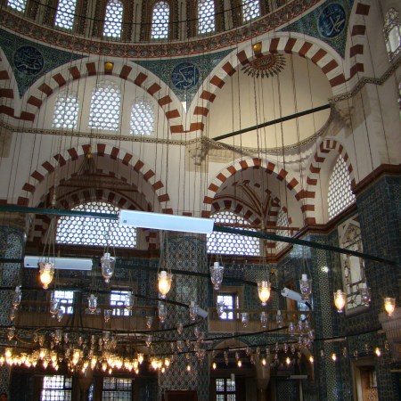 Istanbul's tranquil Süleymaniye Mosque
