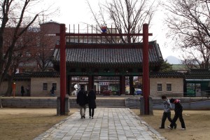 Exploring the buildings of Jeonju, South Korea