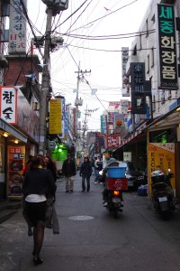 Exploring the buildings of Jeonju, South Korea