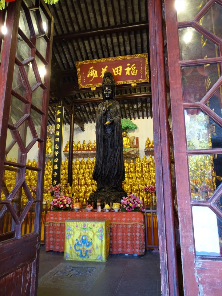 5 Things that make Longhua Temple in Shanghai unique