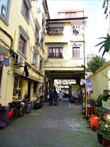 Gritty Alleyways of Yuyuan