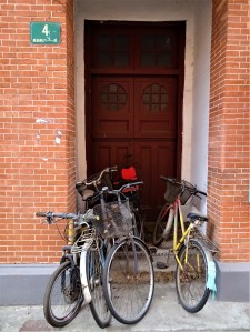 Gritty Alleyways of Yuyuan