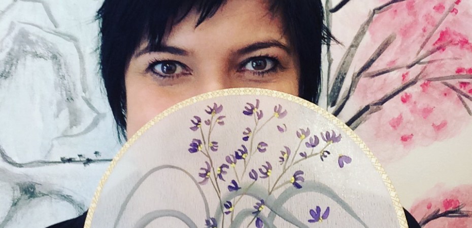 Making a Traditional Chinese 团扇Tuanshan ( round silk fan)